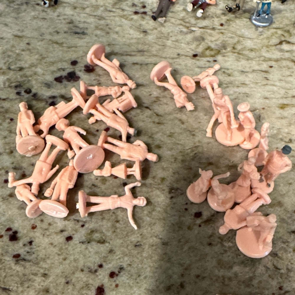 Set of Miniature Model Figures and Accessories Set for dept 56 or RR display. - Picture 3 of 6